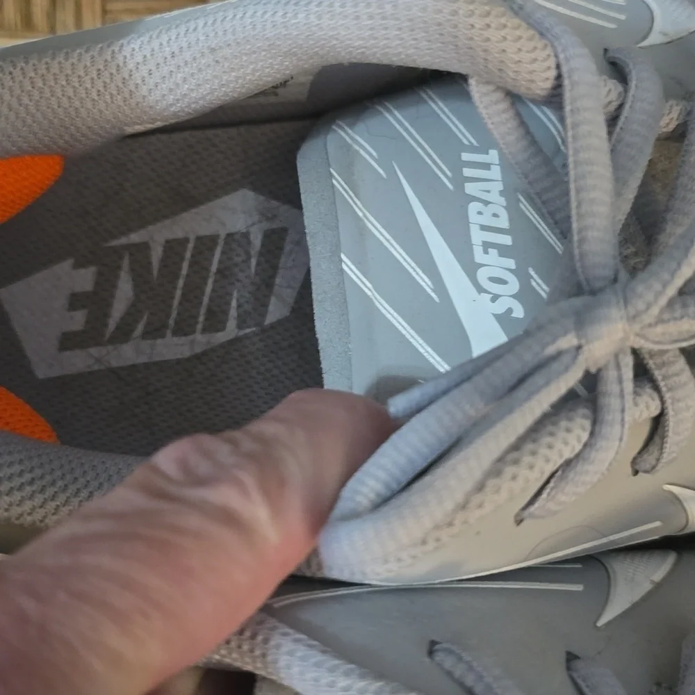 NWT Nike Softball cleats (Adult) - Picture 2 of 4